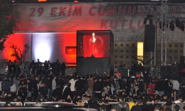 BJK 29 Ekim Kutlamaları: BJK, Atatürk'ü, Dolmabahçe'de on binlerle tekrar buluşturdu